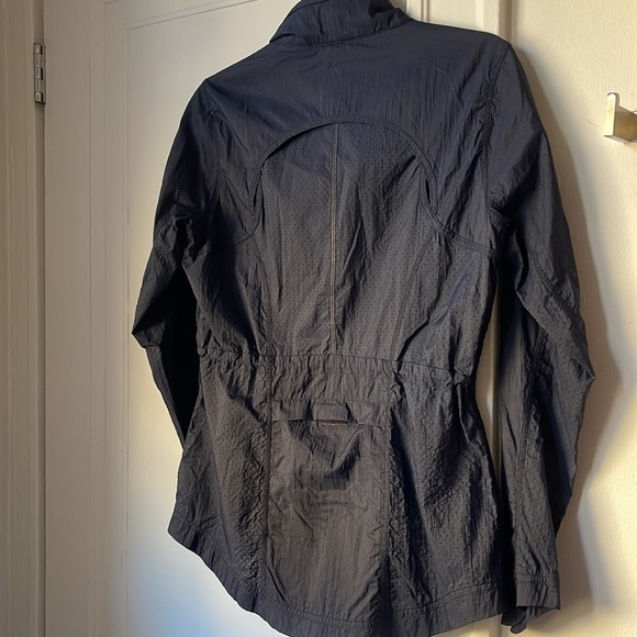 Athleta Womens Distance Jacket Navy Blue Rain Coat XS Running Top Windbreaker - Picture 6 of 7